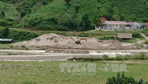 Lai Châu: 'Cát tặc' hoành hành trên dòng suối Nậm Nhùn ảnh 1